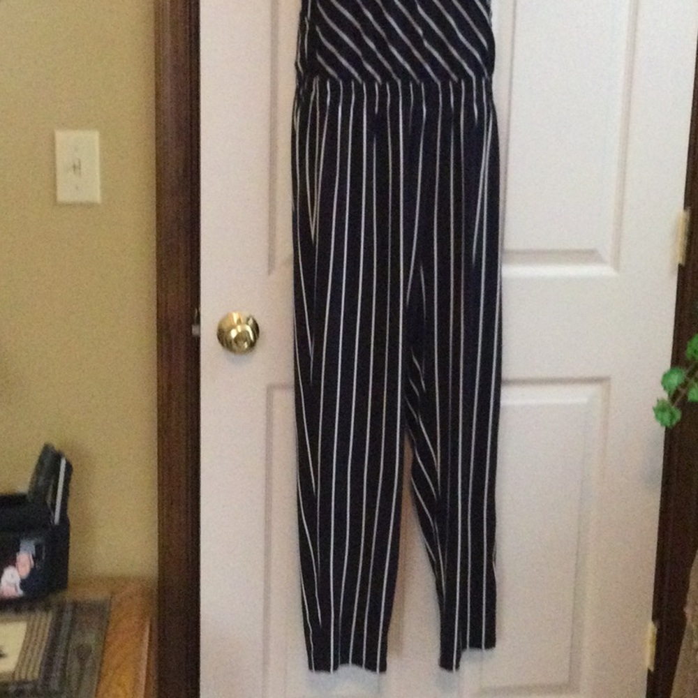 Express Jumpsuit - Picture 3 of 5